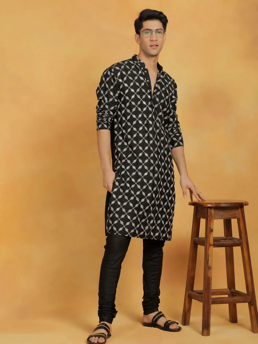 VASTRAMAY Embroidered Black Cotton Men's Kurta Set